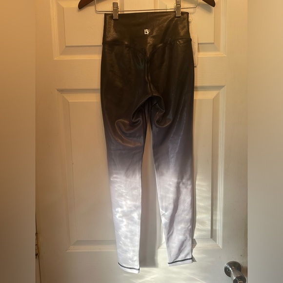 NWT Elysium BuffBunny Collection Sparkle Black and White Ombré Athletic leggings - Picture 5 of 7